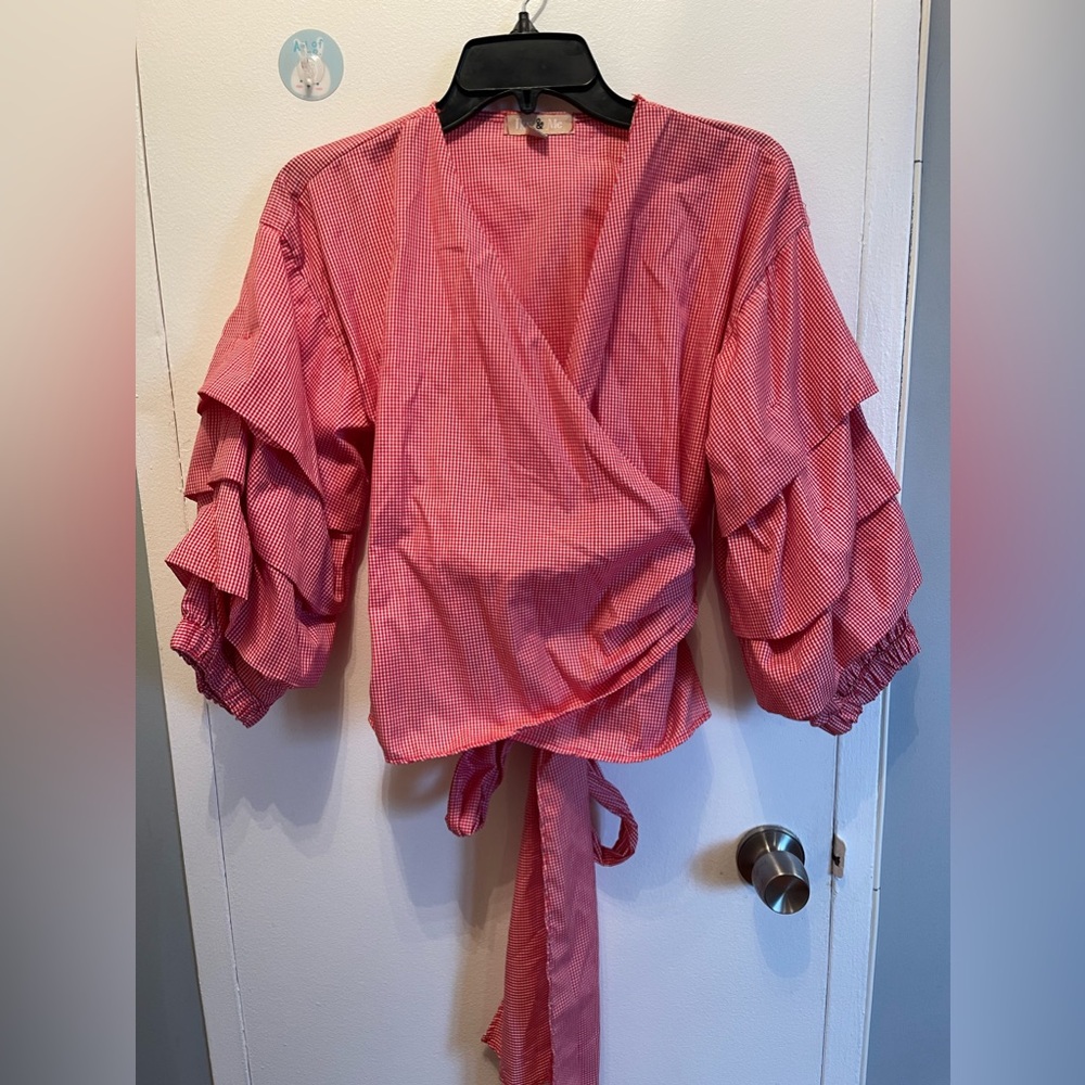 Red & White Womens Blouse Plaid Top NWOT. Size S. With Balloon Sleeves